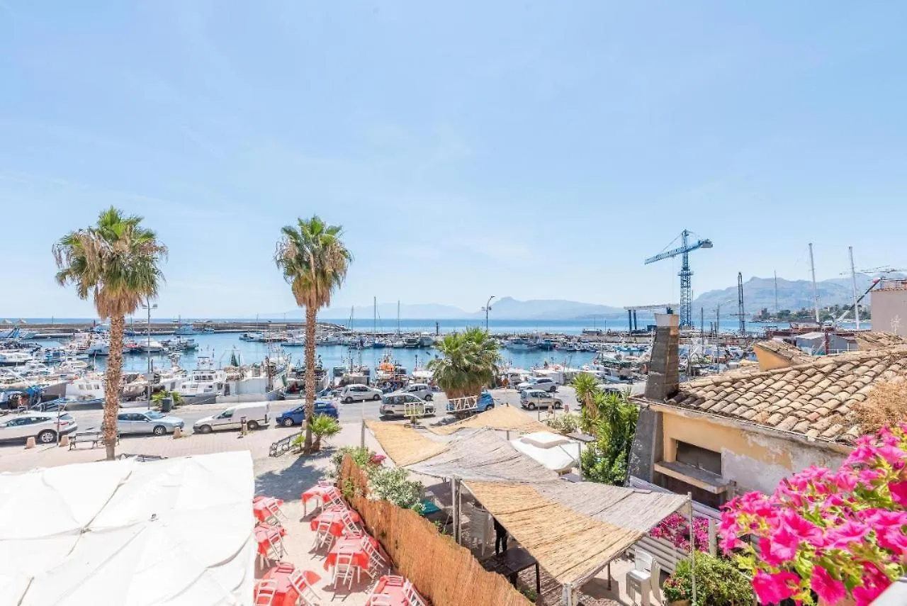 Stenopus Greco Casa Per Affitti Turistici Santa Flavia Italien